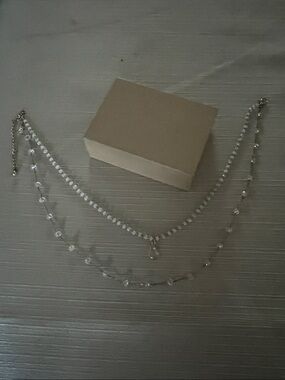 *NIB Delicate Silver-Tone Layered Crystal Necklace - Clear